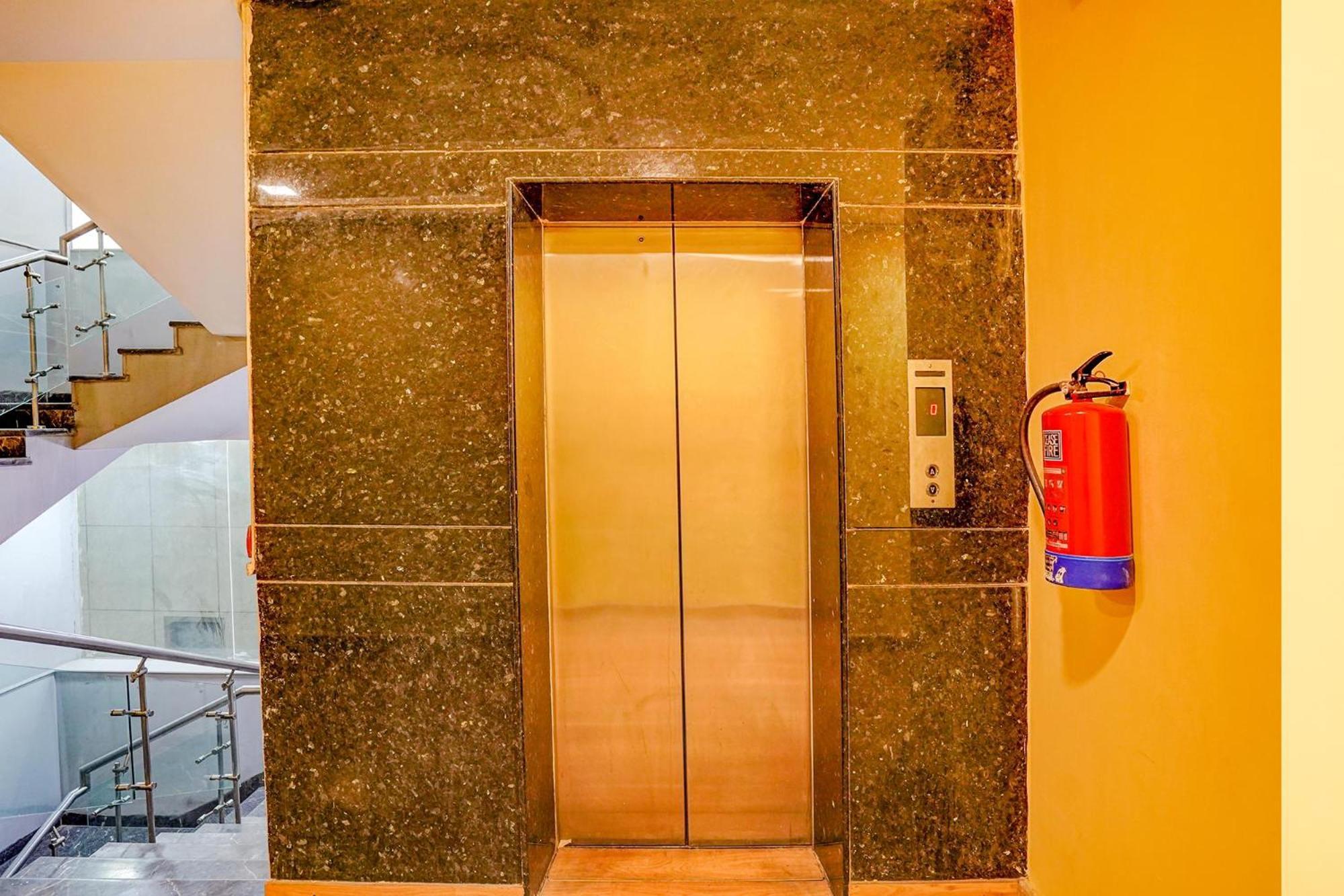 Fabhotel Kaushambi 가지아바드 외부 사진