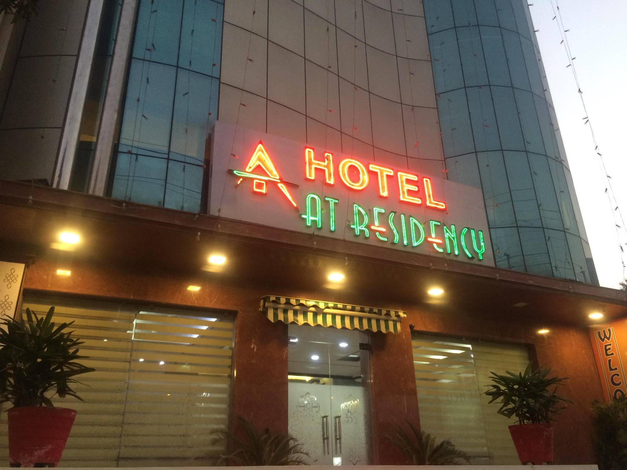 Fabhotel Kaushambi 가지아바드 외부 사진
